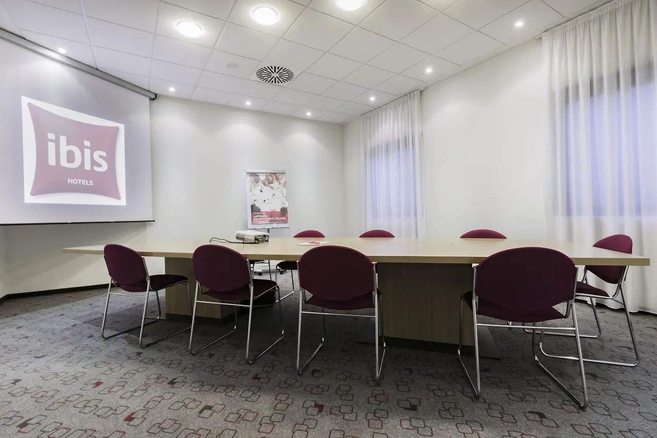 Hotel Ibis Milano Malpensa Cardano Al Campo 3*,